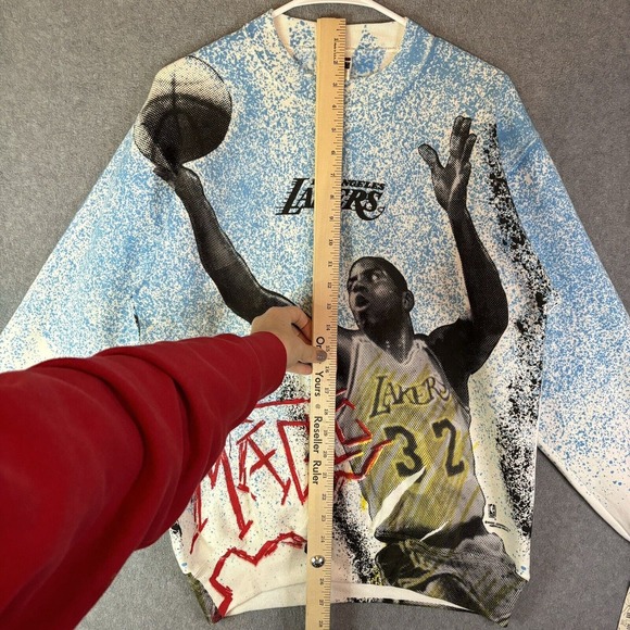 Vintage LA Lakers Magic Johnson Sweatshirt NBA Medium DEADSTOCK Graphic 90’s T’s - Picture 12 of 16